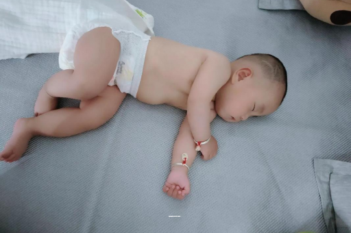 进贤孕妇肚子一跳一跳